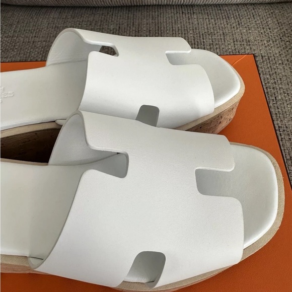 NEW HERMÈS White Calfskin Leather Eze 30 Platform Sandals - Picture 11 of 12